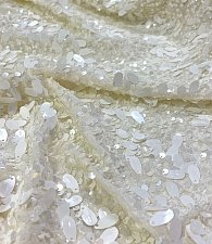 Пайетки на бархате сливочн\молоко с каплей